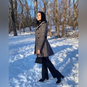 Guess Coat in Size Medium